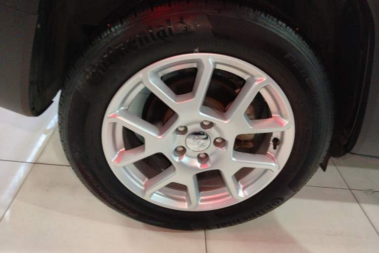 Used Jeep Renegade 2019 220T Automatic Leading Edition Right Rear Wheel Hub