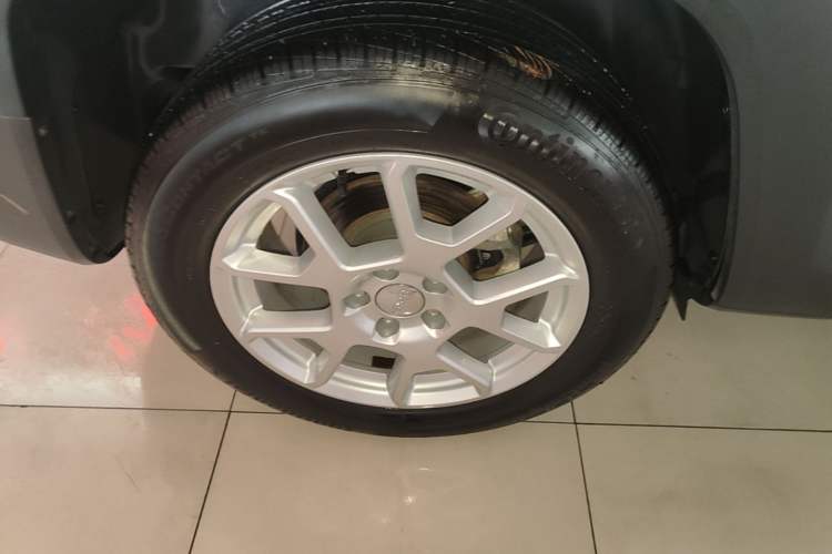 Used Jeep Renegade 2019 220T Automatic Leading Edition Right Rear Wheel Hub