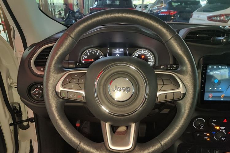 Used Jeep Renegade 2019 220T Automatic Leading Edition Steering Wheel