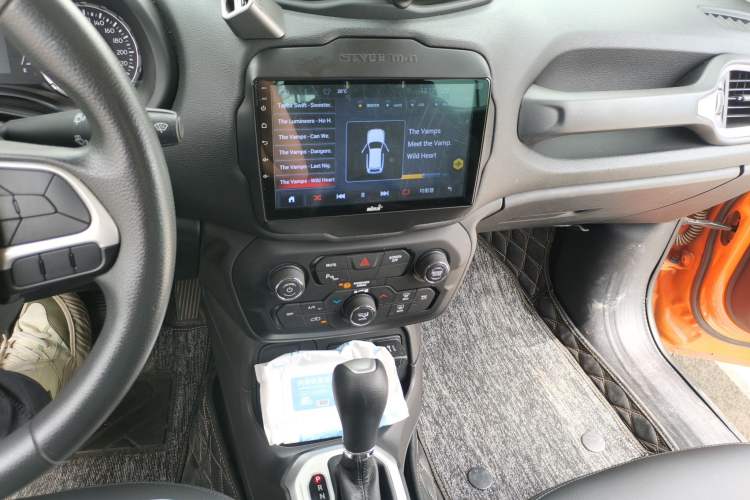 Used Jeep Renegade 2019 220T Automatic Leading Edition Audio And AC Panel