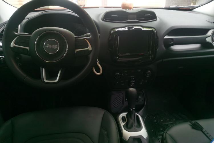 Used Jeep Renegade 2019 220T Automatic Leading Edition Center Console