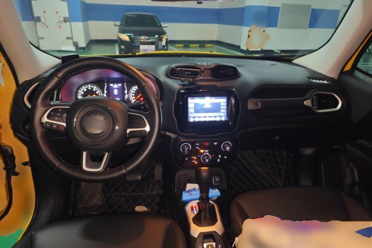 Used Jeep Renegade 2019 220T Automatic Leading Edition Center Console