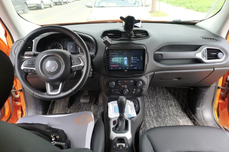 Used Jeep Renegade 2019 220T Automatic Leading Edition Center Console