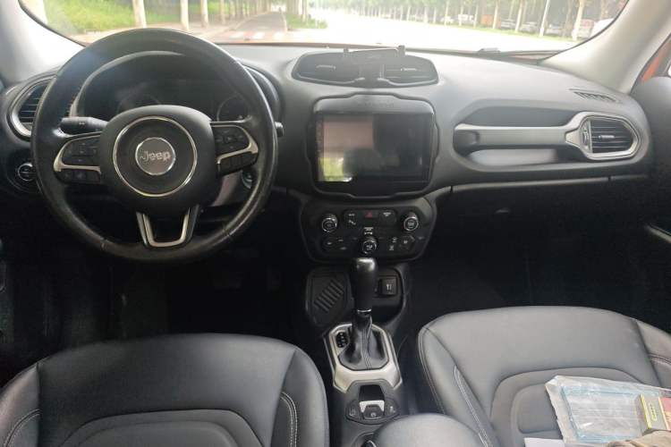 Used Jeep Renegade 2019 220T Automatic Elite Edition Center Console
