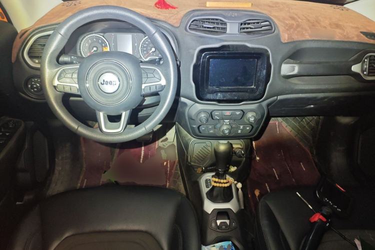 Used Jeep Renegade 2019 220T Automatic Leading Edition Center Console