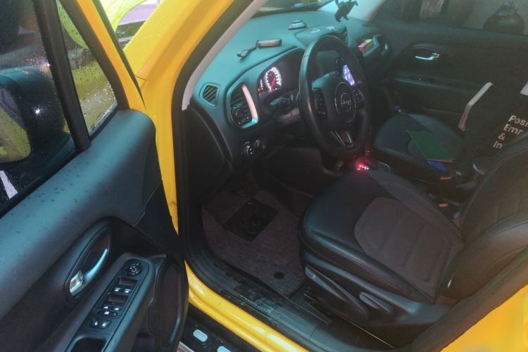 Used Jeep Renegade 2019 220T Automatic Elite Edition Driver Seat