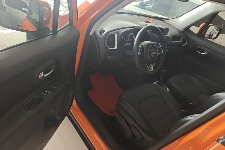 Used Jeep Renegade 2019 220T Automatic Leading Edition Driver Seat