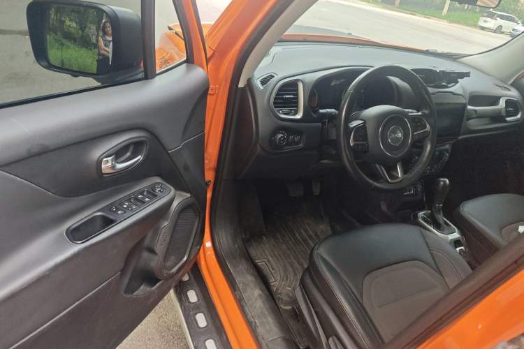 Used Jeep Renegade 2019 220T Automatic Elite Edition Driver Seat