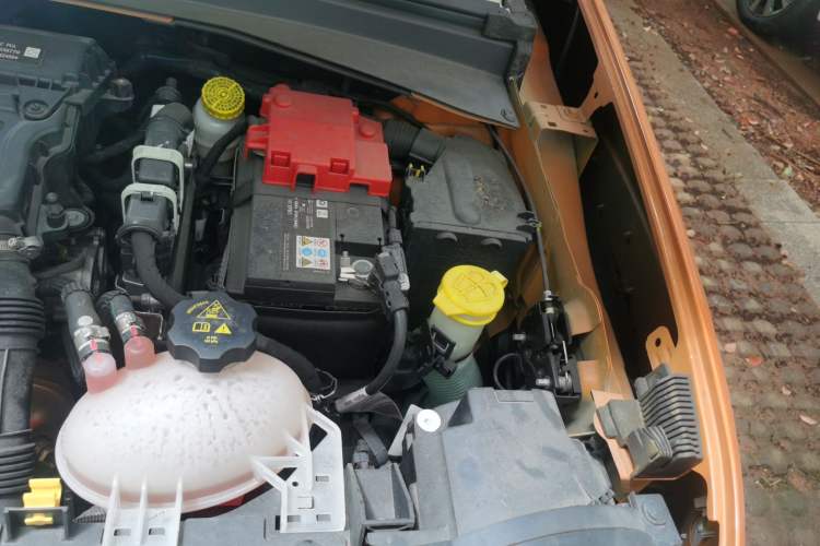 Used Jeep Renegade 2019 220T Automatic Leading Edition Engine Bay Left
