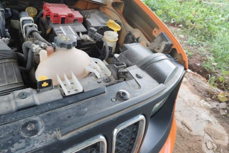 Used Jeep Renegade 2019 220T Automatic Leading Edition Engine Bay Left