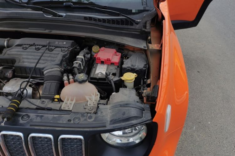 Used Jeep Renegade 2019 220T Automatic Leading Edition Engine Bay Left