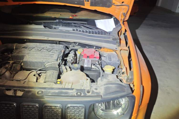 Used Jeep Renegade 2019 220T Automatic Leading Edition Engine Bay Left