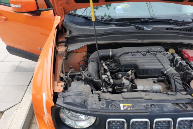 Used Jeep Renegade 2019 220T Automatic Leading Edition Engine Bay Right