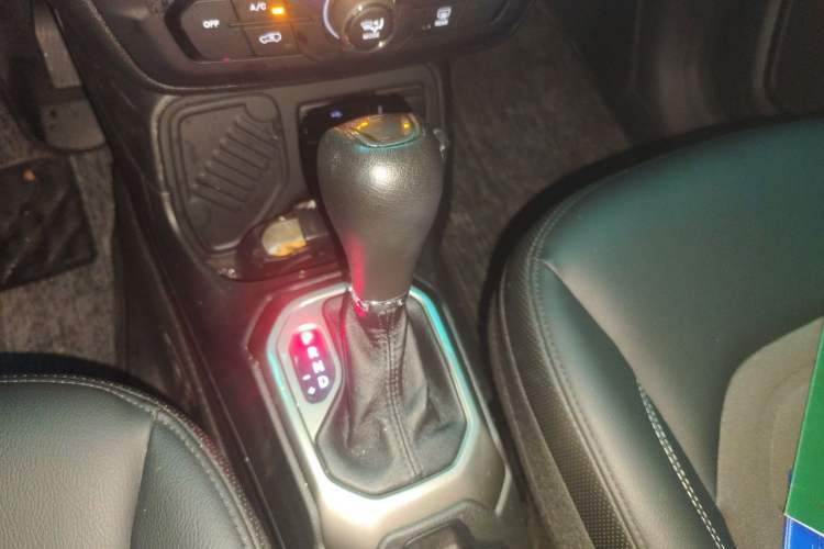 Used Jeep Renegade 2019 220T Automatic Elite Edition Gear Lever