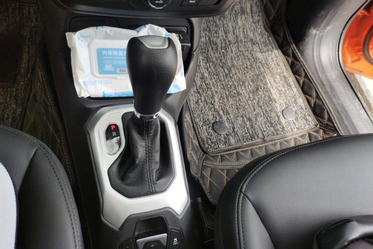 Used Jeep Renegade 2019 220T Automatic Leading Edition Gear Lever