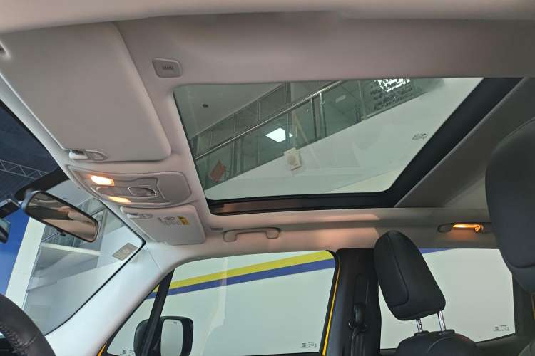 Used Jeep Renegade 2019 220T Automatic Elite Edition Headliner