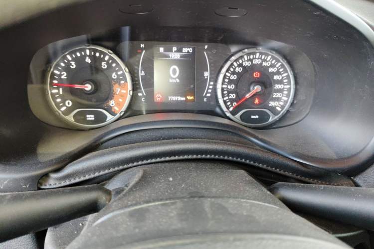 Used Jeep Renegade 2019 220T Automatic Leading Edition Instrument Cluster