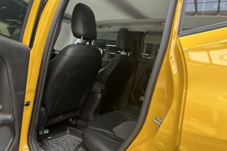 Used Jeep Renegade 2019 220T Automatic Leading Edition Interior 4