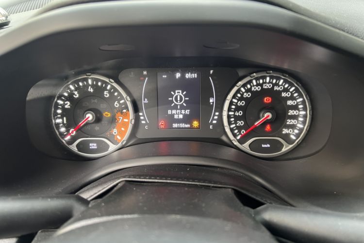 Used Jeep Renegade 2019 220T Automatic Leading Edition Odometer Close Up