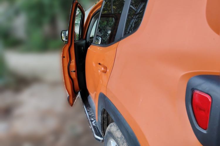 Used Jeep Renegade 2019 220T Automatic Leading Edition Rear Left 45 Deg