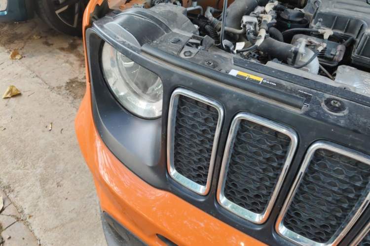 Used Jeep Renegade 2019 220T Automatic Leading Edition Right Front Headlight