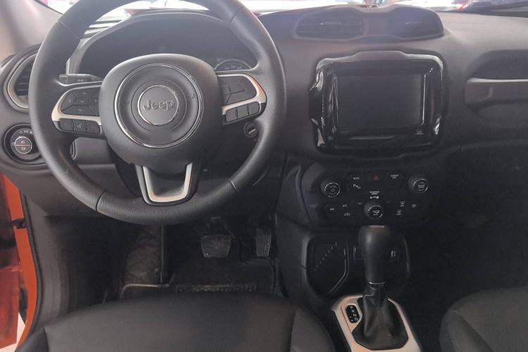 Used Jeep Renegade 2019 220T Automatic Leading Edition Steering Wheel