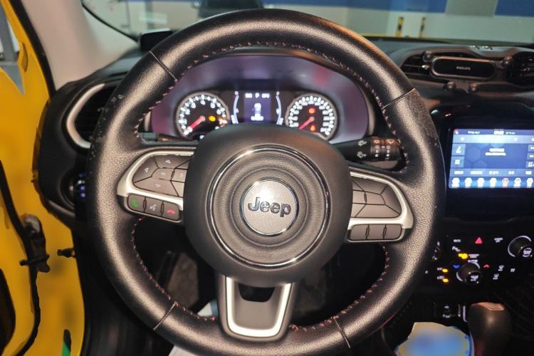 Used Jeep Renegade 2019 220T Automatic Leading Edition Steering Wheel