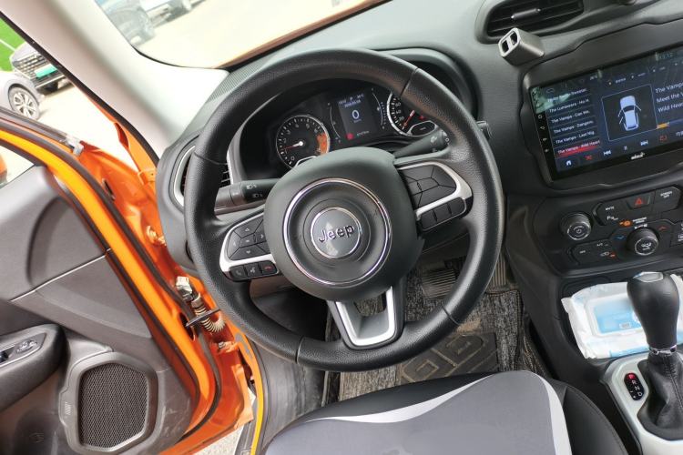 Used Jeep Renegade 2019 220T Automatic Leading Edition Steering Wheel