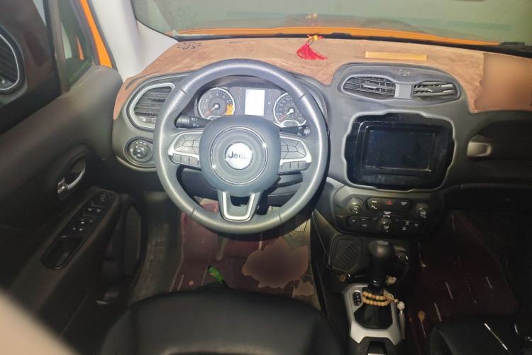 Used Jeep Renegade 2019 220T Automatic Leading Edition Steering Wheel