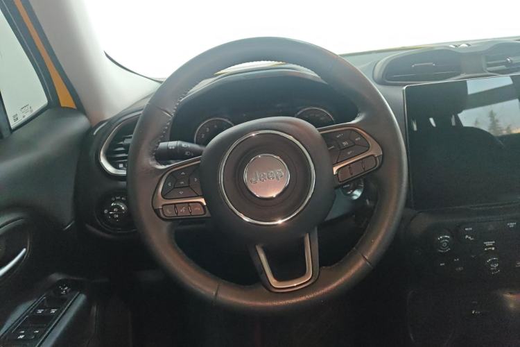 Used Jeep Renegade 2019 220T Automatic Elite Edition Steering Wheel