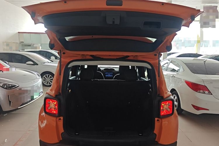 Used Jeep Renegade 2019 220T Automatic Leading Edition Trunk