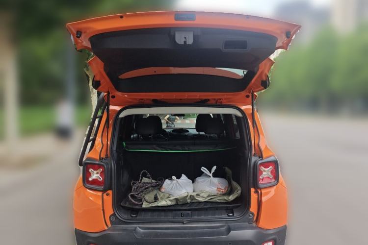 Used Jeep Renegade 2019 220T Automatic Elite Edition Trunk