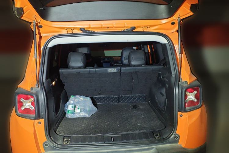 Used Jeep Renegade 2019 220T Automatic Leading Edition Trunk