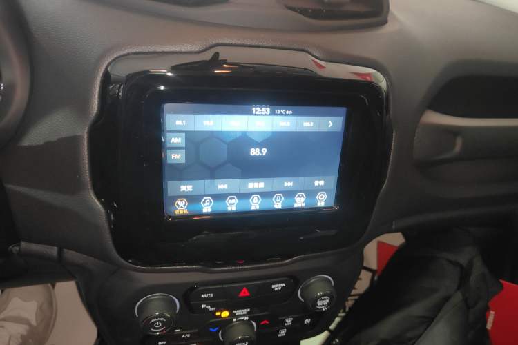 Used Jeep Renegade 2021 220T Automatic Elite Edition Audio And AC Panel