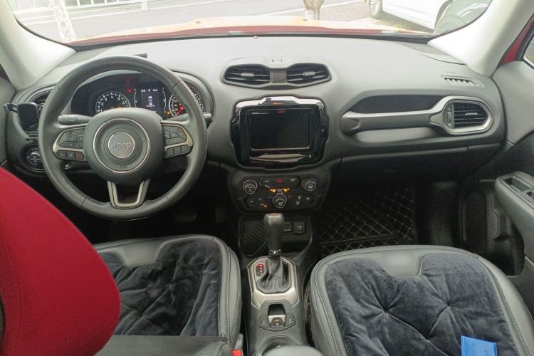 Used Jeep Renegade 2021 220T Automatic Elite Edition Center Console