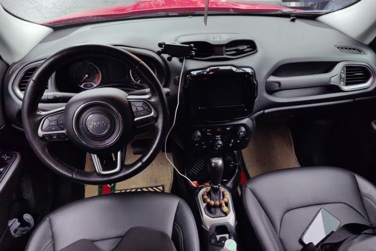 Used Jeep Renegade 2021 220T Automatic Elite Edition Center Console