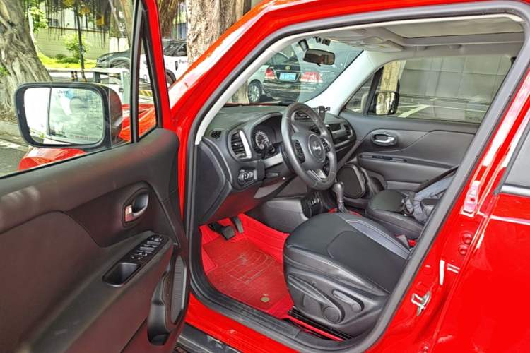 Used Jeep Renegade 2021 220T Automatic Elite Edition Driver Seat