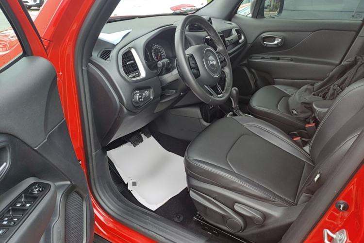 Used Jeep Renegade 2021 220T Automatic 80th Anniversary Edition Driver Seat