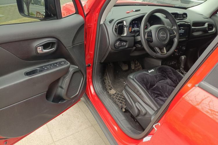 Used Jeep Renegade 2021 220T Automatic Elite Edition Driver Seat