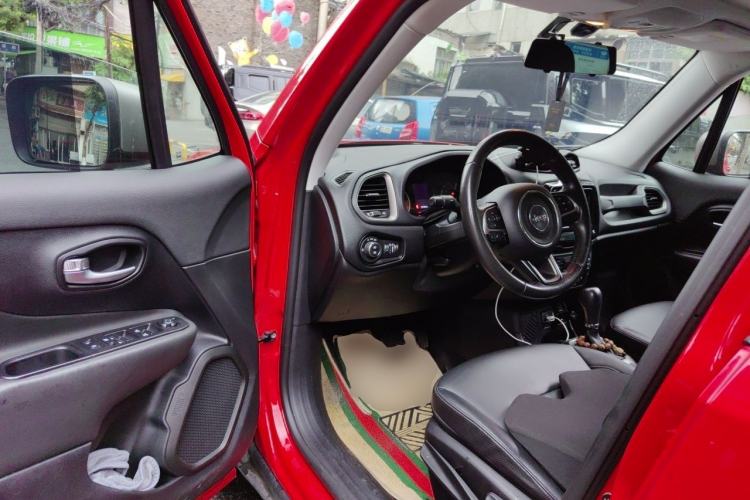Used Jeep Renegade 2021 220T Automatic Elite Edition Driver Seat