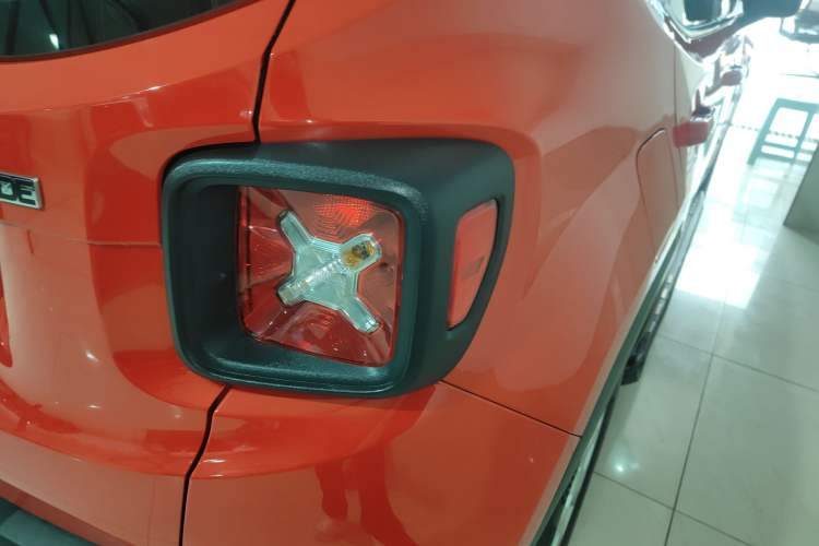 Used Jeep Renegade 2021 220T Automatic Elite Edition Exterior 6