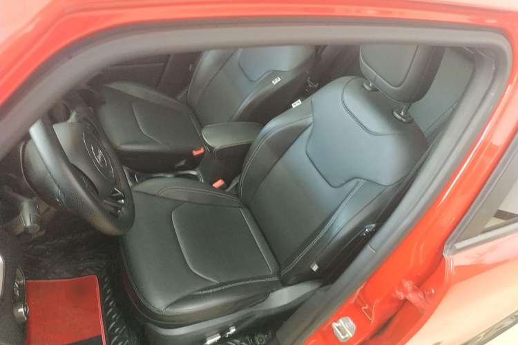 Used Jeep Renegade 2021 220T Automatic Night Eagle Edition Left Front Seat