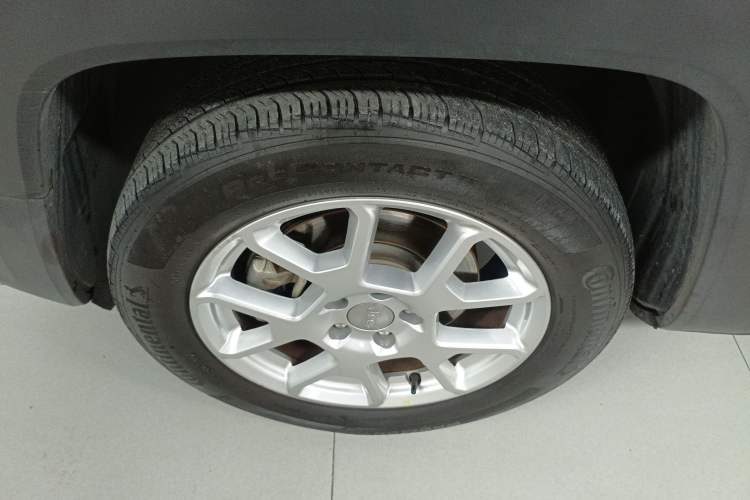 Used Jeep Renegade 2021 220T Automatic Elite Edition Left Front Wheel Hub