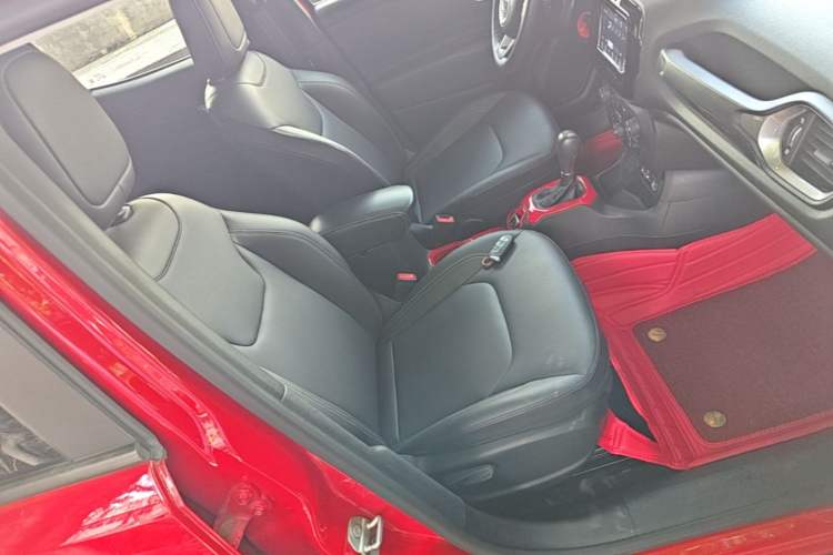 Used Jeep Renegade 2021 220T Automatic Elite Edition Right Front Seat