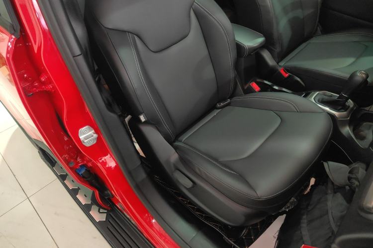 Used Jeep Renegade 2021 220T Automatic Elite Edition Right Front Seat