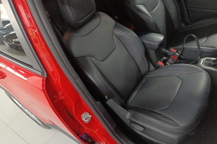 Used Jeep Renegade 2021 220T Automatic Elite Edition Right Front Seat
