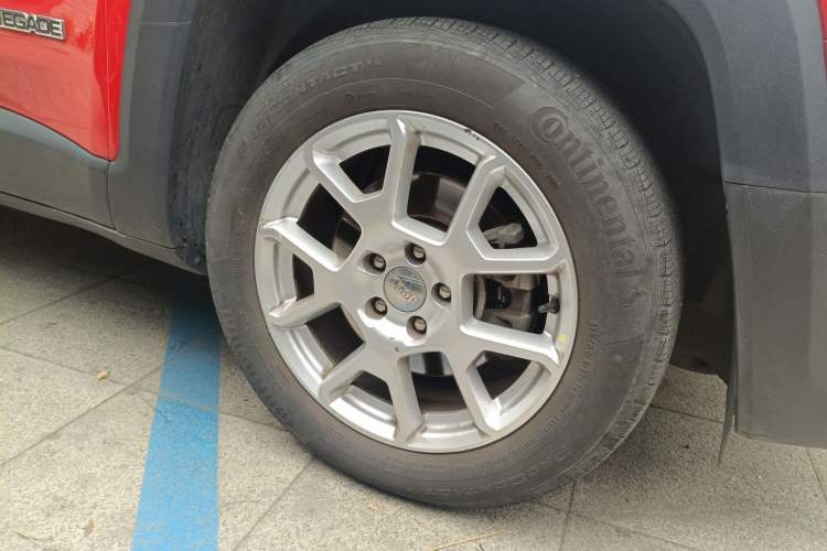 Used Jeep Renegade 2021 220T Automatic Elite Edition Right Front Wheel Hub