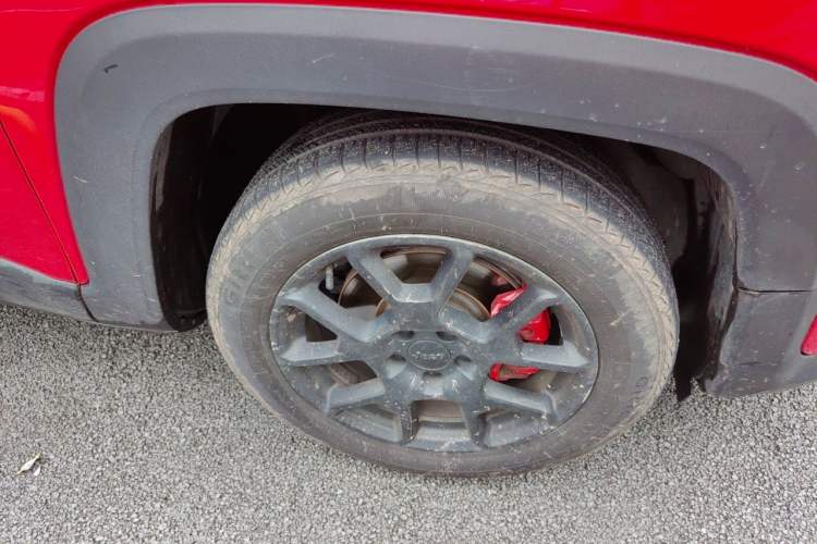 Used Jeep Renegade 2021 220T Automatic Elite Edition Right Front Wheel Hub