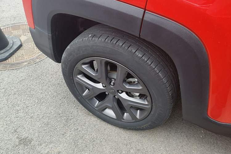 Used Jeep Renegade 2021 220T Automatic 80th Anniversary Edition Right Rear Wheel Hub