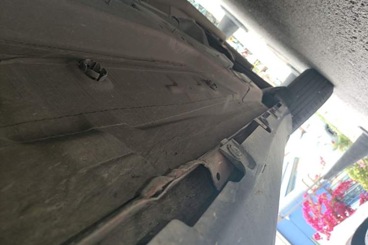 Used Jeep Renegade 2021 220T Automatic 80th Anniversary Edition Right Side Sill